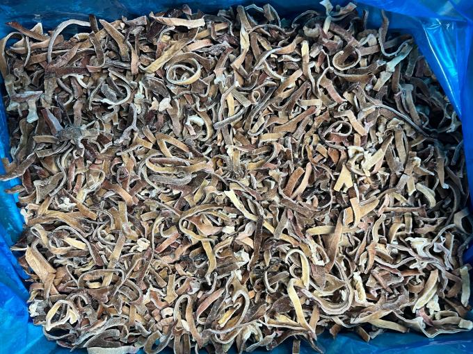 सिनोचार्म नया सीज़न बीआरसी प्रमाणित डब्ल्यू 4-6 मिमी ताज़ा फ्रोजन मशरूम आईक्यूएफ ब्लैक फंगस स्ट्रिप्स 1