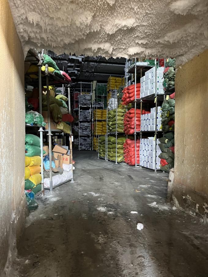 उच्च गुणवत्ता वाली ताजी जमे हुए रास्पबेरी स्वादिष्ट स्वाद के लिए हाथ से चुनी गई जूस डेसर्ट मिल्कशेक 6